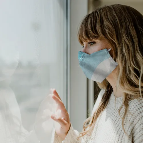 Céline, atteinte d'une forme longue de la Covid : "les jeunes se...